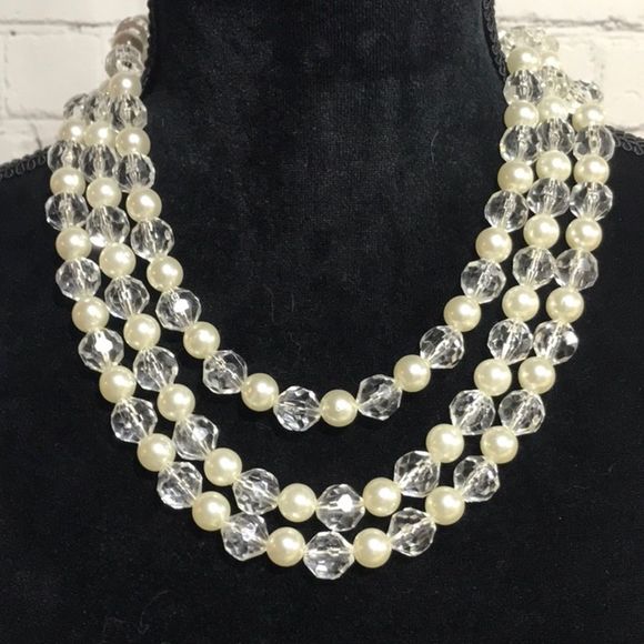Vintage Jewelry - Vintage clear acrylic necklace